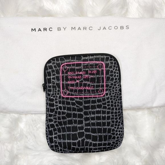 Marc by‎ Marc Jacobs Zip-Up Black and Pink iPad/Kindle/Tablet Case with Dust Bag - Picture 1 of 5